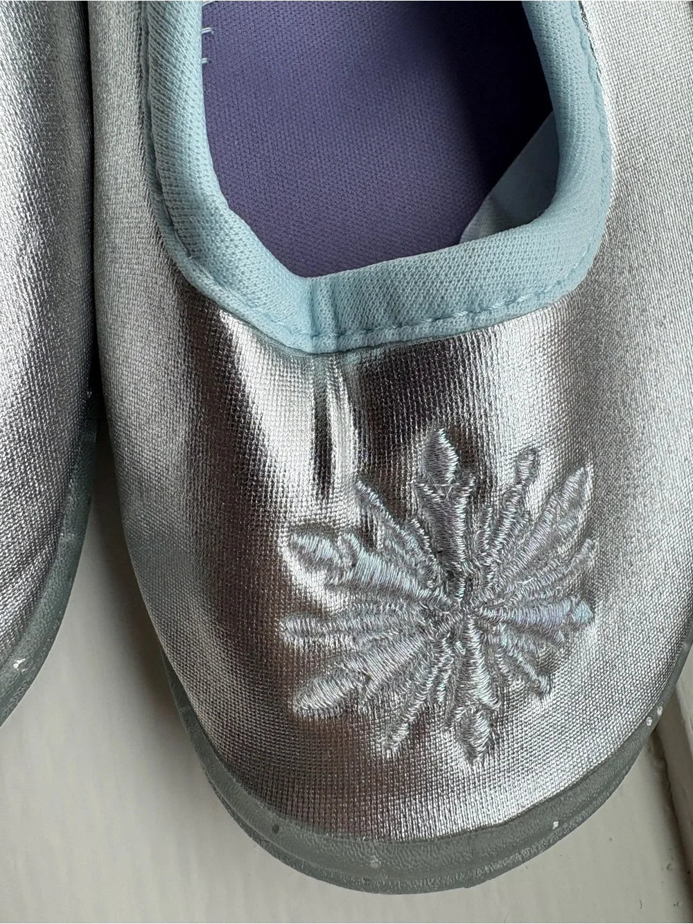 ❄️ Disney Frozen Elsa Water Shoes ❄️ Girls Size 1 • NWT ✨